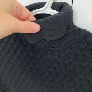Mermaid-Scale Turtleneck Sweater - Black XS
